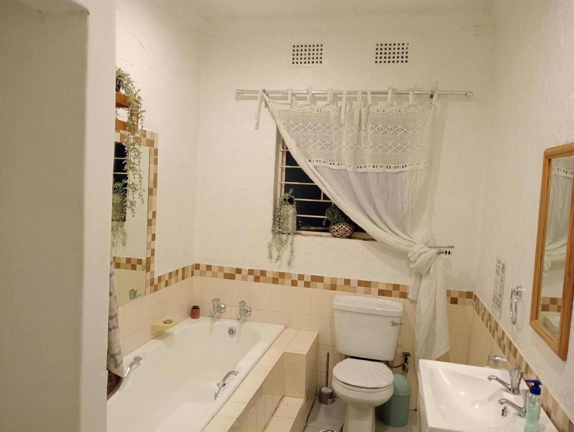 Appartamento Be Our Guest Near Or Tambo International Airport Boksburg Esterno foto